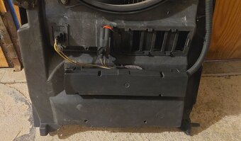 Peugeot 307 kompletní chladičová stěna včetně chladičů. - 2