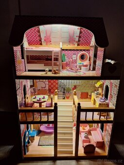 Dřevěný domeček pro panenky - 2