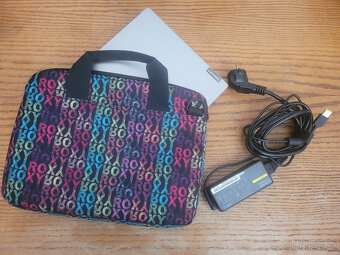 Notebook ThinkBook 13s a brašna na něj - 2