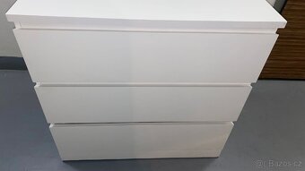 Komada Malm se zásuvkami - 2