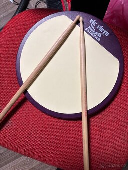 Paličky a tréninkový pad  na bubny - 2