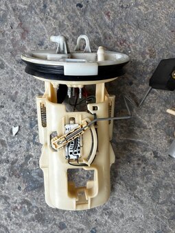 BMW E46 koš čerpadla - 2