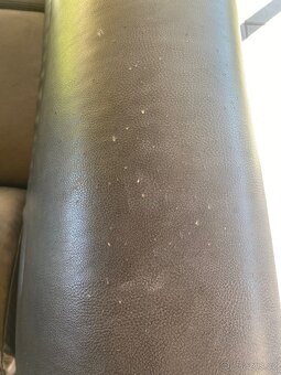 Koženková černá sedačka - 2