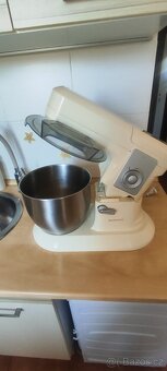 Kuchyňský robot - 2