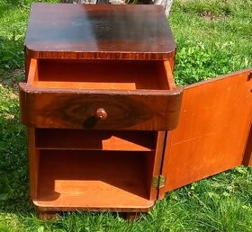 Starý noční stolek - 2