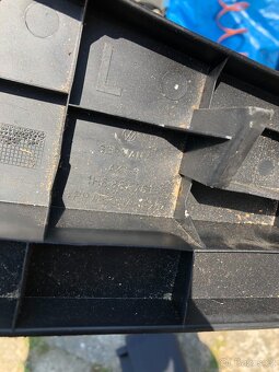 Boční plasty kufru golf MK3 - 2