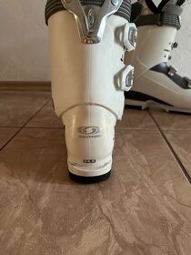 Set lyží a bot - 2