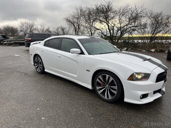 Dodge Charger SRT 8 - 2