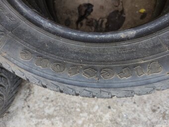 Pneu 165/65 R14 - 2