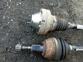 VOLKSWAGEN TOUAREG 2,5R5 POLOOSY 7L6407271G - 2