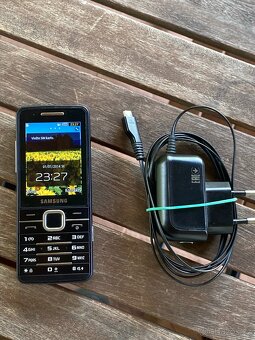 Samsung GT-S5611 - 2