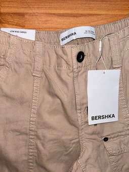 Béžové kapsáčové kalhoty Bershka 158/164 - 2