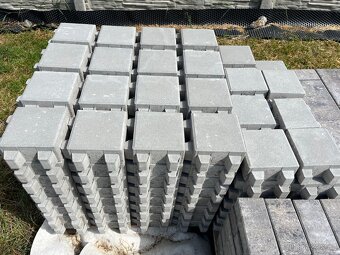 Zatravňovací dlažba - 2