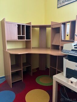 Univerzální rohový stůl na počítač - 2