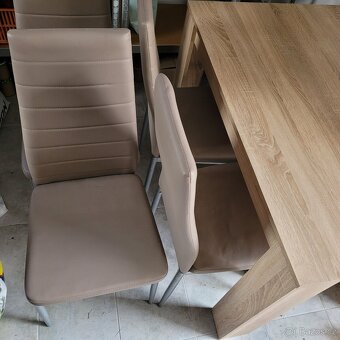 Prodám jídelní stůl a 4 židle - 2