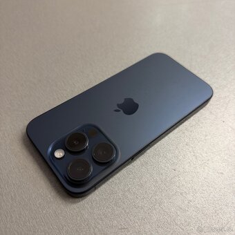 iPhone 15 Pro 128GB modrý titan, jako nový, 12 měsíců záruka - 2