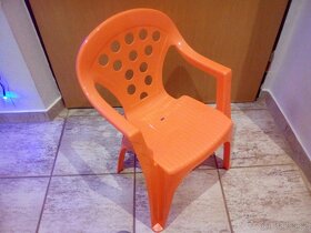 Plastová dětská židlička židle oranžová - 2