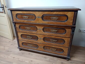 Komoda - 2