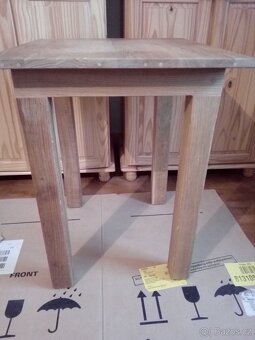 Prodám dubový stůl 65 x 58 cm - 2