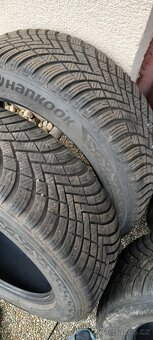 Pneu zimní 215/55/17 - 2
