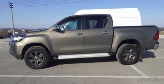 Toyota Hilux - 2