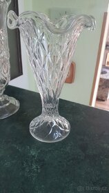Prodám staré lisované vázy - 2
