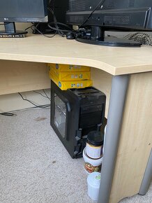 Rohový kancelářský stůl s kontejnerem - 2