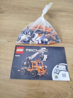 Lego Technic 42088 Pracovní plošina - 2