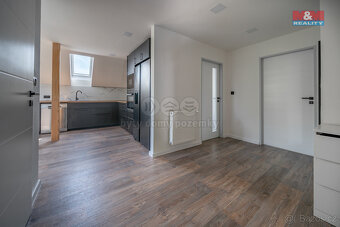 Pronájem bytu 3+1, 92 m², Radonice, ul. Růžičkova - 2