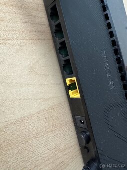 Prodam router DLink DIR-84 + extender Comfast WR302S - - 2