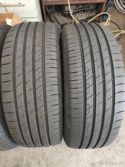 215/55/18 - 2