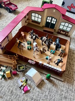 Schleich jezdecká aréna - 2