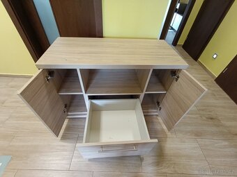 Stolek pod tv - 2