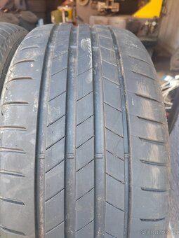 Prodám letní pneu 225/45/17 Bridgestone Turanza T005 94Y - 2