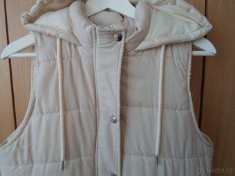 Béžová dlouhá zateplená vesta - S, M - 2