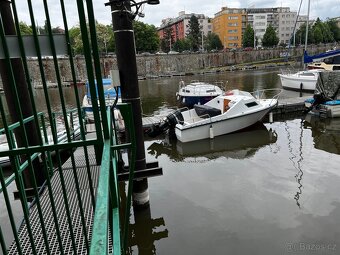 Kajutová motorový člun - 2