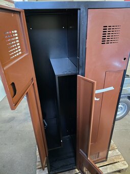 Šatní skřínka - 2