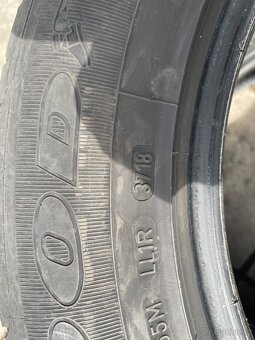 Letní pneu 215/60 R16 - 2