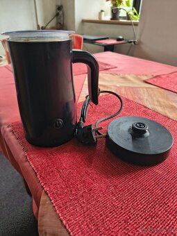 Napěňovač mléka. - 2