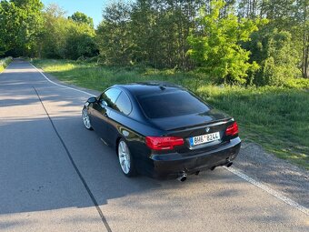 BMW 335i, manual - 2