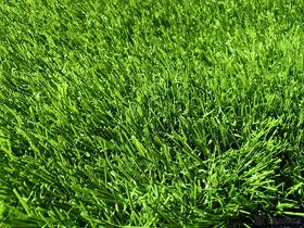Umělý travní koberec, trávník - nové ořezy z výroby - 2