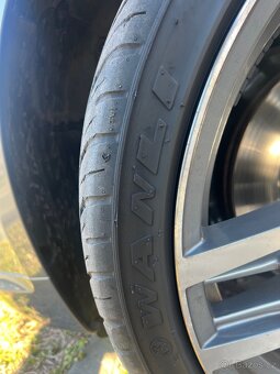 Letni pneu 255/35/20 - 2