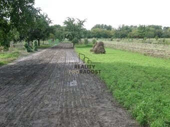 Prodej stavebního pozemku 1227 m2 v obci Lužice, lokalita Zá - 2