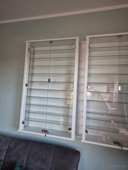 3x vitrina na modely - 2