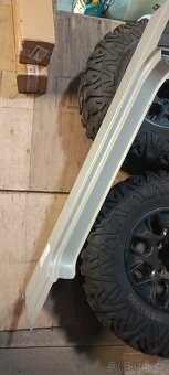 Práh Suzuki Samurai. - 2