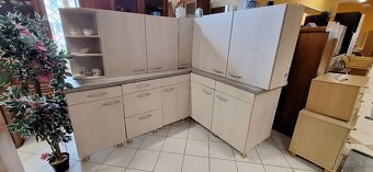 Bytelná kuchyňská linka včetně dřezu a baterie - 2