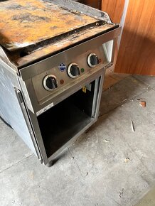 Grill elektricky - 2