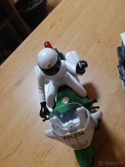 Pokladnička - obrněné auto, policista na motorce - 2