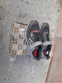 Cyklistické boty Adidas Five Ten. - 2
