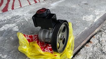 Servo na peugeot 206 CC 2003 - 2
